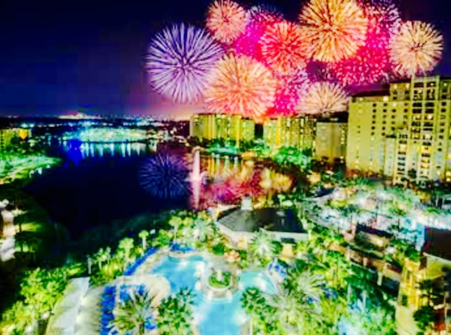 Bonnet Creek is located so close to Disney world, that you can see fireworks from the resort. The resort offers a room to view these amazing fireworks, and you can see some fireworks from the pools.