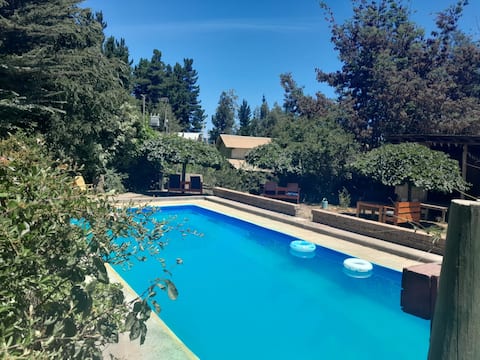 Private pool and BBQ in Big country house