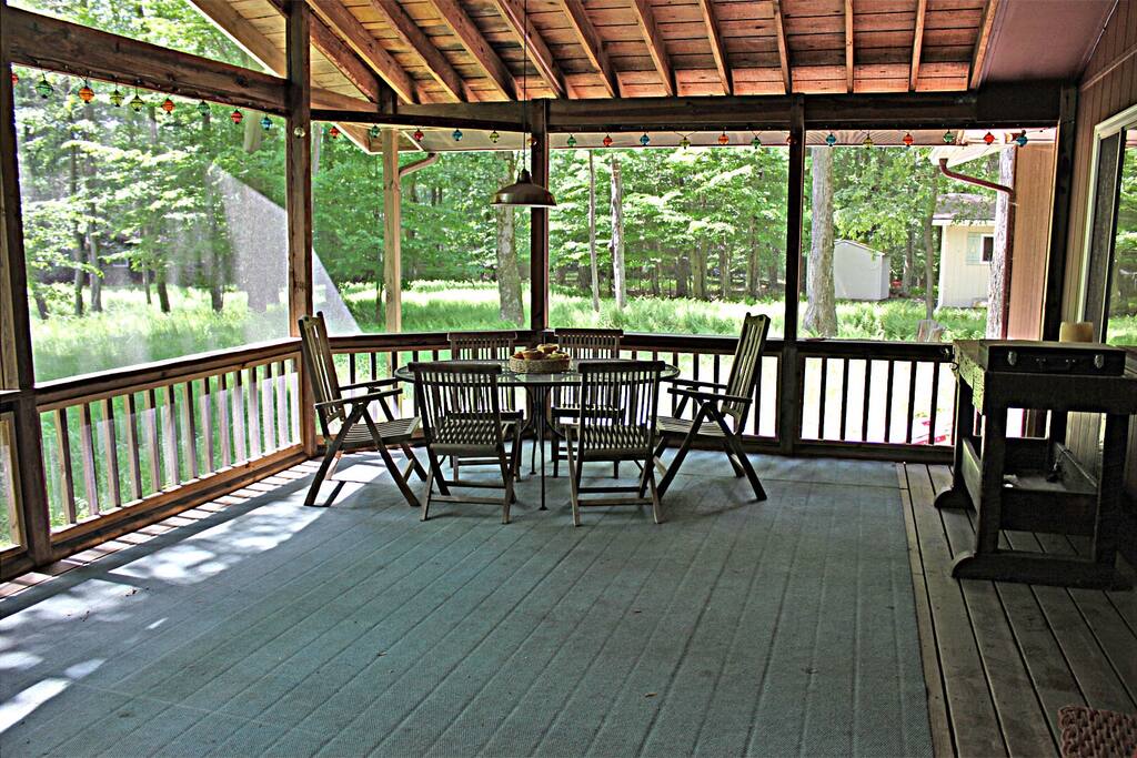Indoor deck