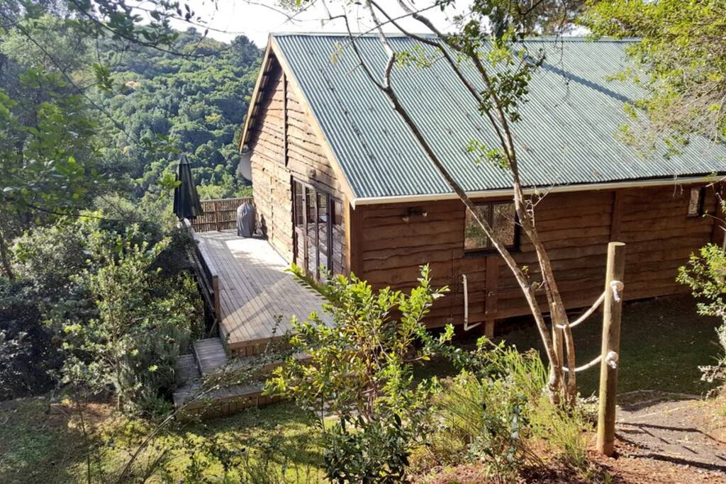View of Tree House from driveway