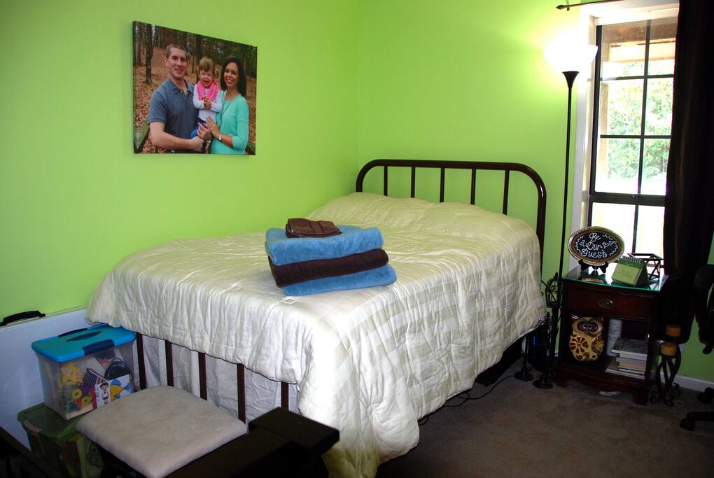 2nd Bedroom with Double Bed and a Toddler Bed.