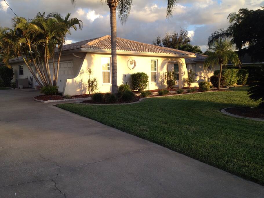 Top 100 Airbnb Rentals 2017 in Cape Coral, Florida