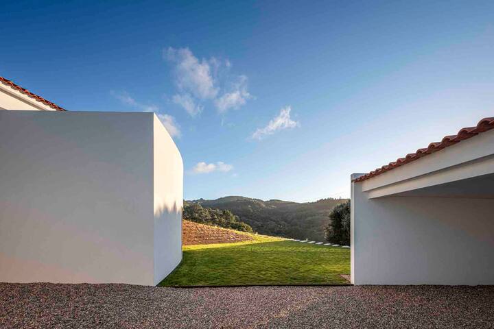 Casa Moinho Alto, Sintra estate w/swim pool & 5br gallery image 4