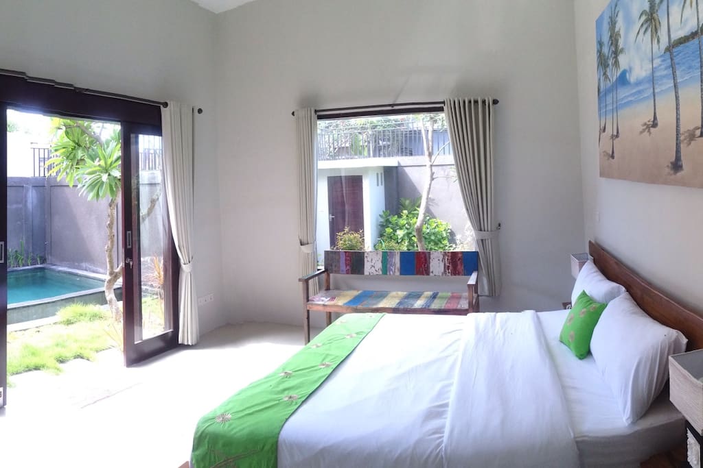 Independent Room #1: kingsize bed 180x200, aircon, private bathroom, direct acces to the pool