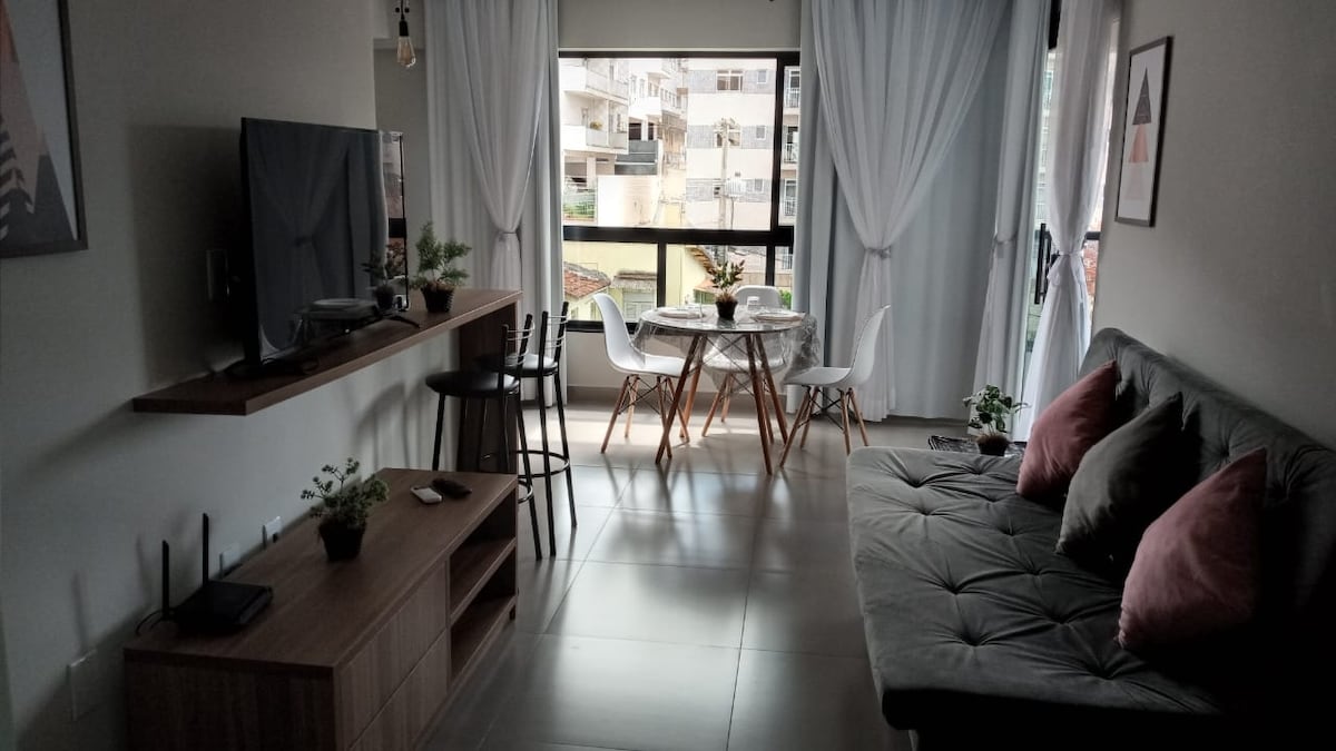 Airbnb em destaque: Cozy flat with great amenities. em São Lourenço