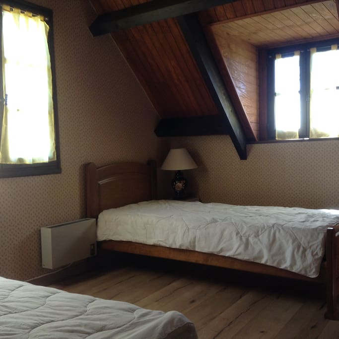 Chambre avec 2 lits simples
