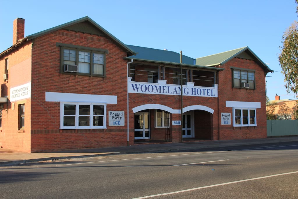 The Woomelang Hotel