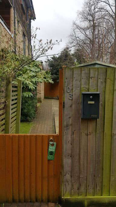 The garden gate - please come in
