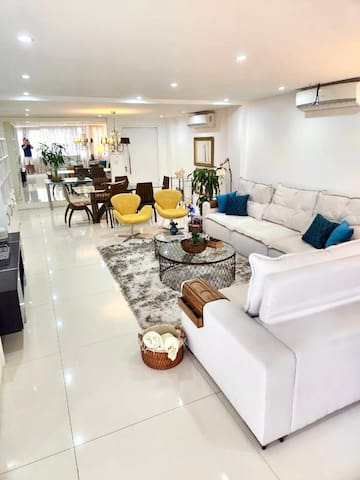 Luxuoso Apartamento Praia de Copacabana Área Nobre gallery image 3