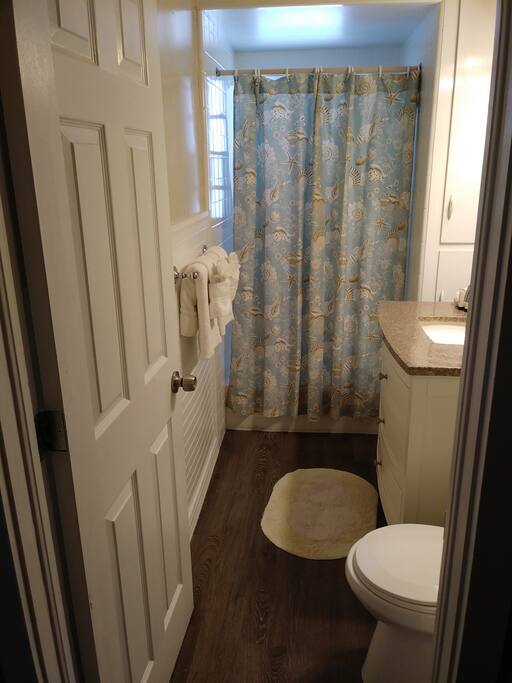 2nd Bathroom