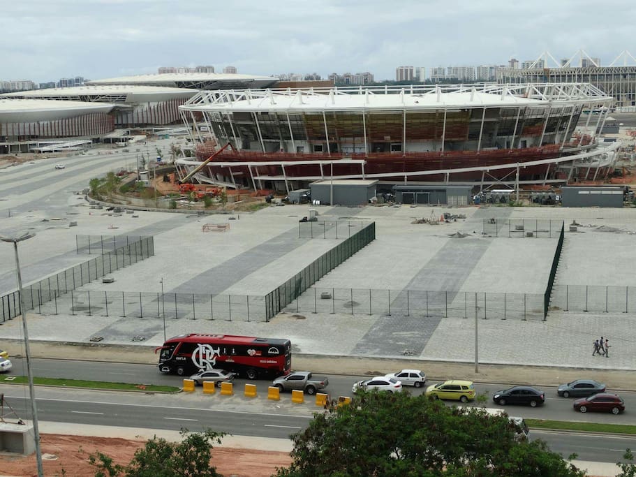 Está é a vista deste apartamento, exatamente em frente ao Parque Olímpico.