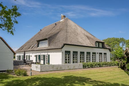 Get Wallpaper Mobili cottage sulla spiaggia Free