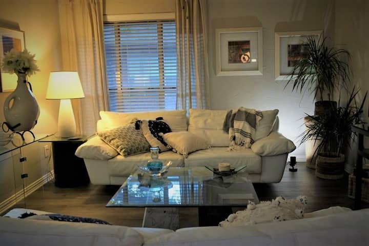 Professionally Decorated 2br Apt In Great Location - Dallas, TX