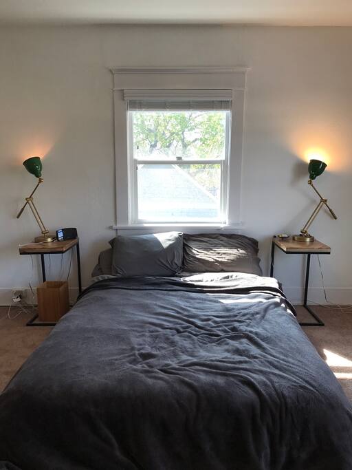 Queen size bed