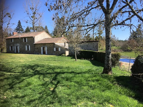 16th century farmhouse for rent - 14 beds - Swimming pool