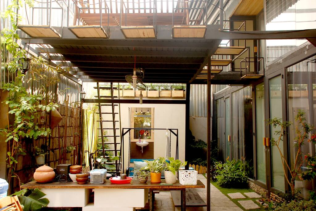 The yard in the middle