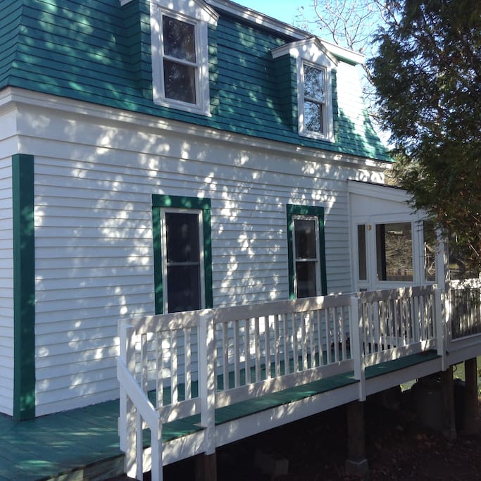 The Gem Coastal Cottage Houses for Rent in Maine, United States