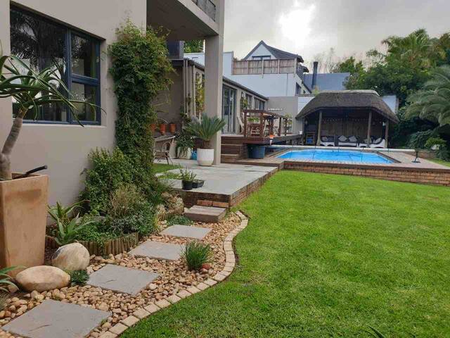 Open living family home in winelands. gallery image 3