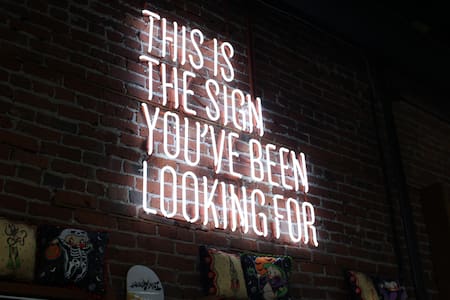 Peaceful Hideaway: Clean, Quiet with Private Bath