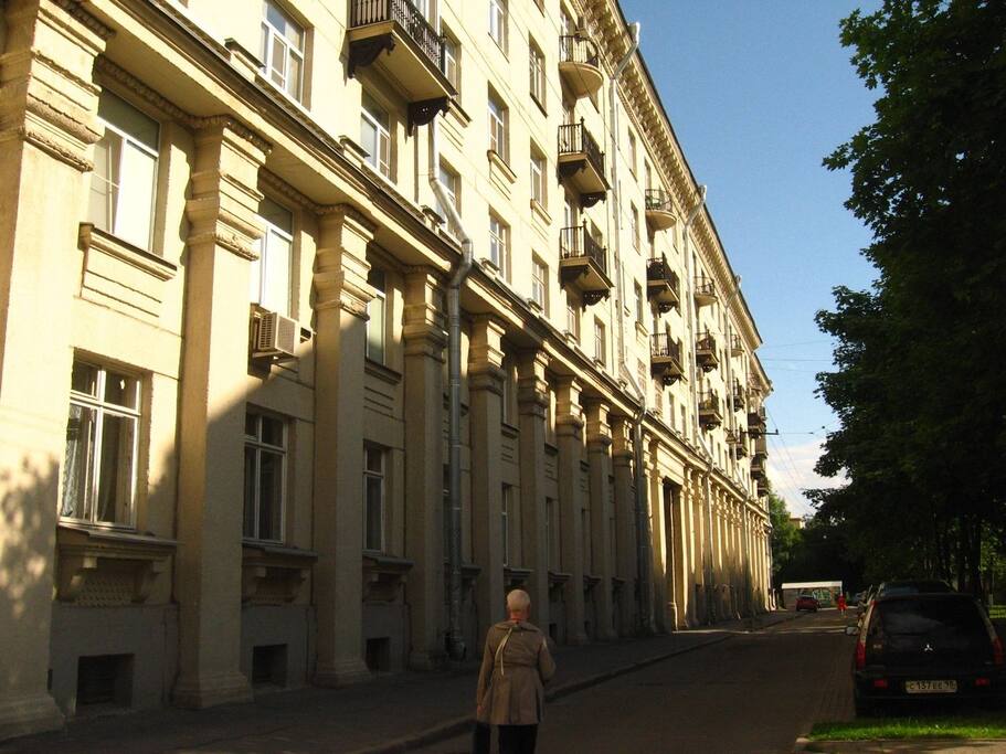 дом снаружи/building outside