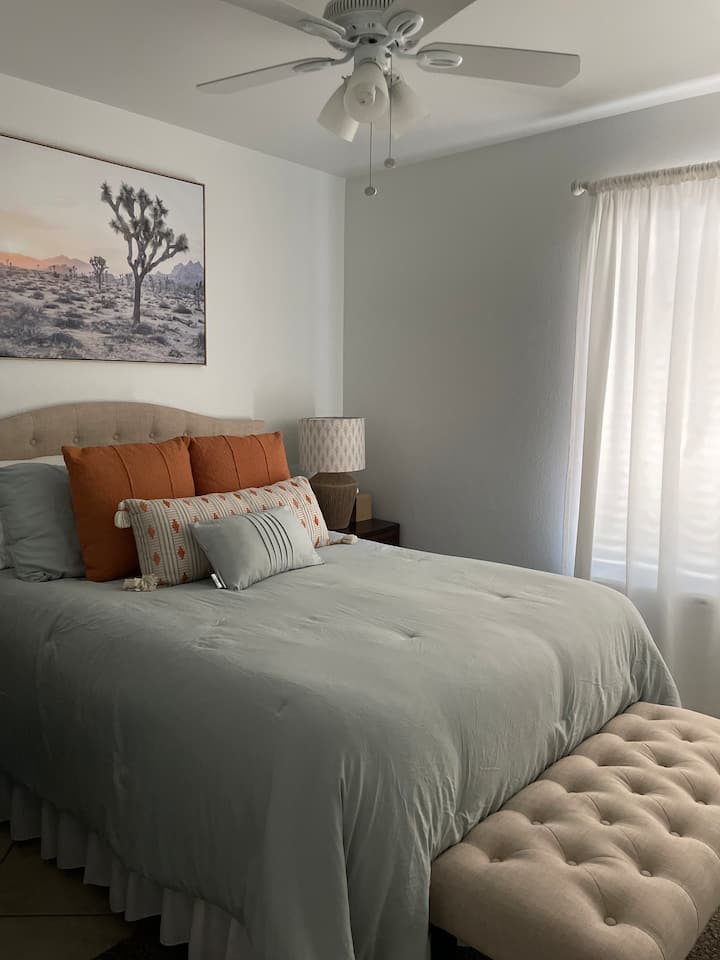 غرفة نوم بسرير كامل 