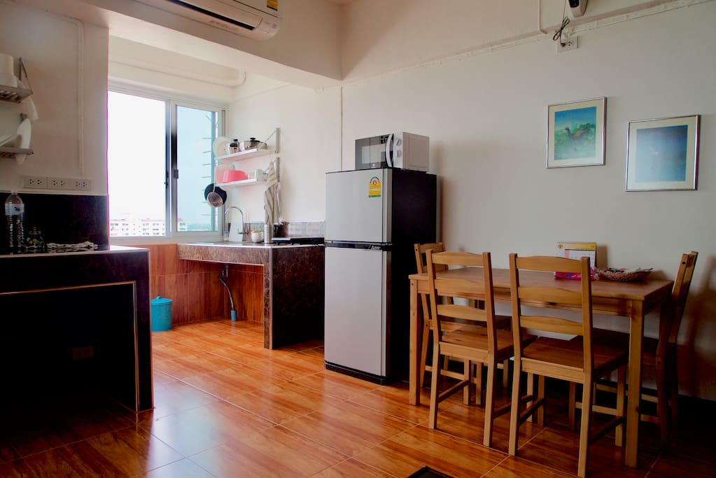 Kitchen/Dining area