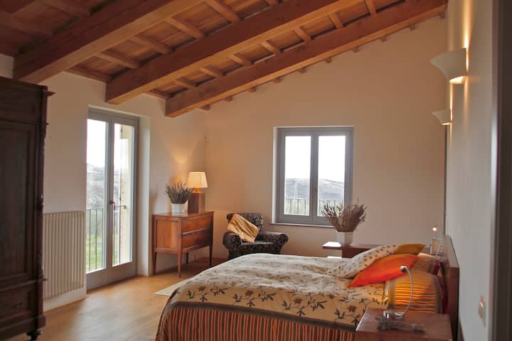 Главна спалня на първия етаж