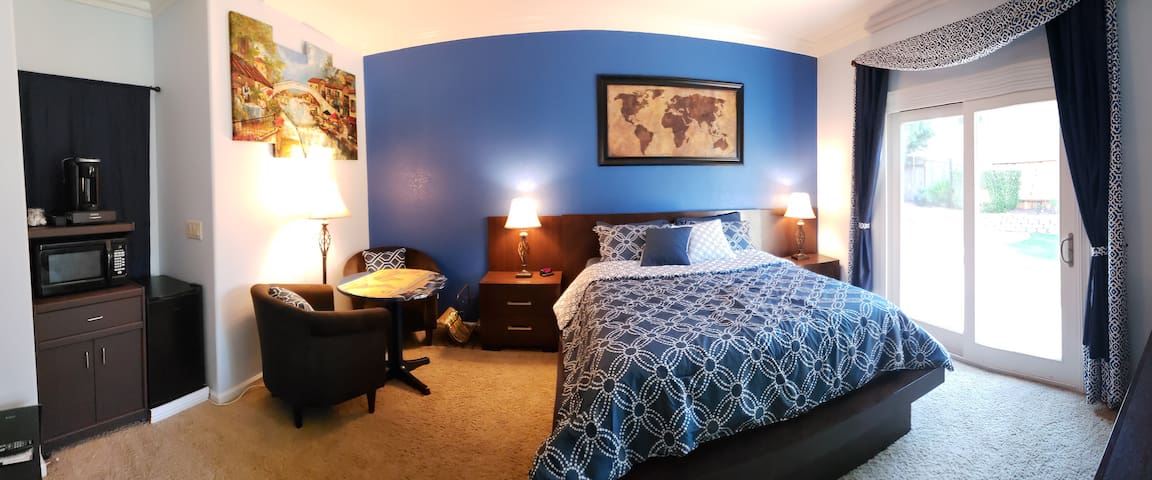 Master Suite with Private Entrance and Kitchenette