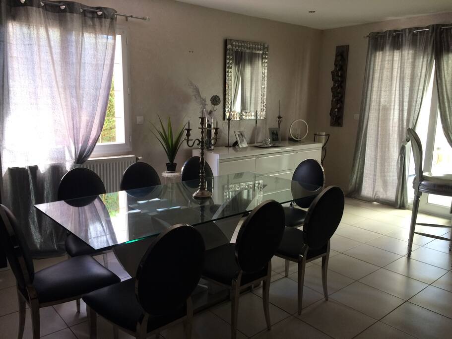 Salle à manger partagée