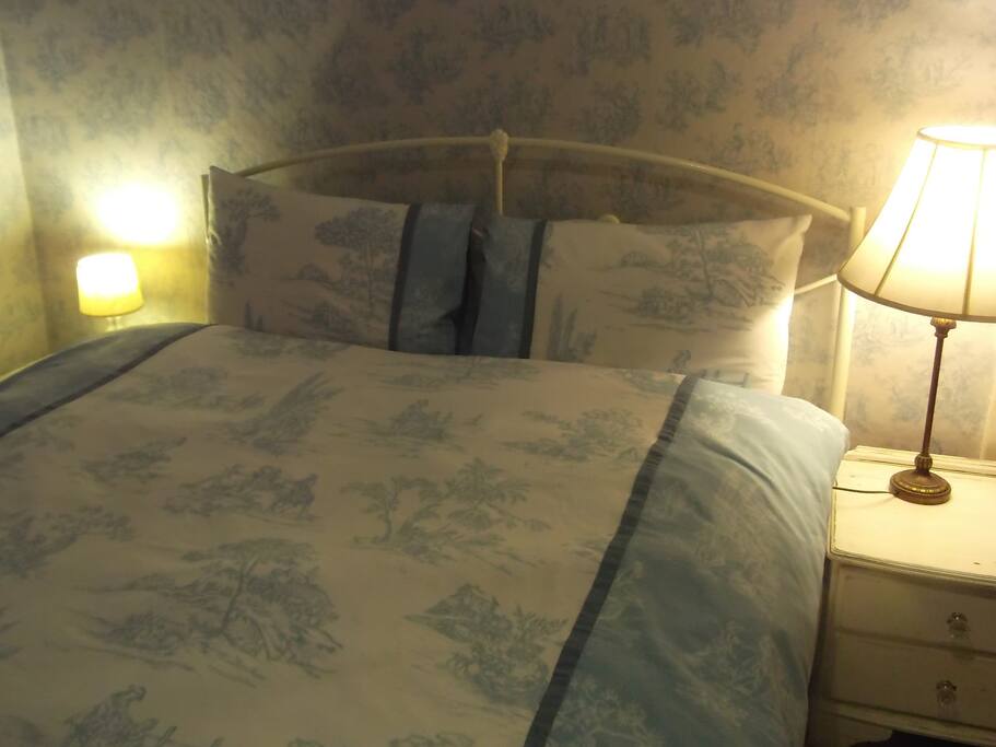 Nov 2016 New King size bed