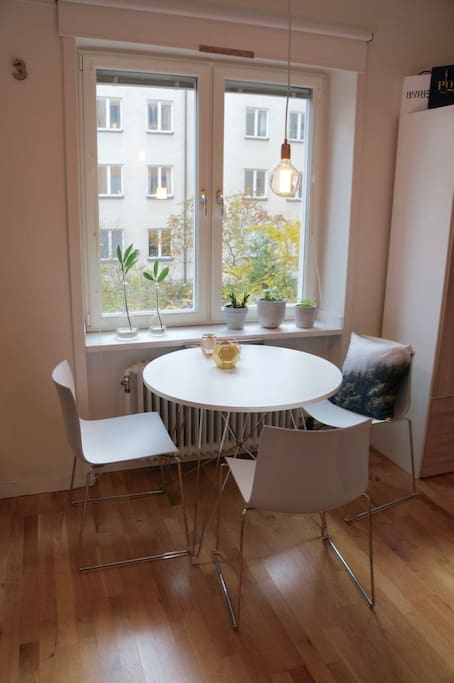 Dining area with room for 4 people.