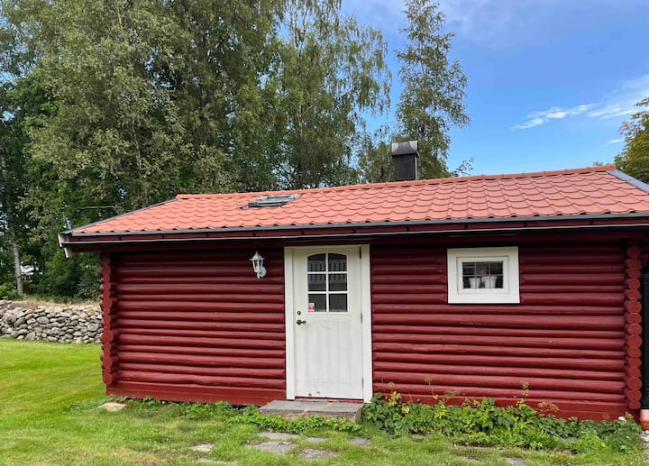 Liten Röd Stuga Nära Havet - Onsala