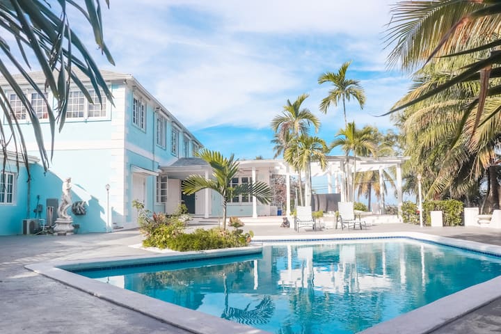Ocean views and pool in paradise!