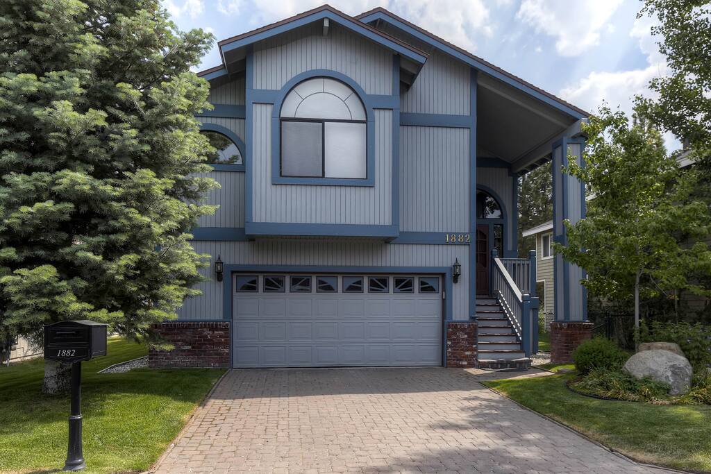 Make yourself at home in this desirable split-level house with 4 bedrooms in the Tahoe Keys!