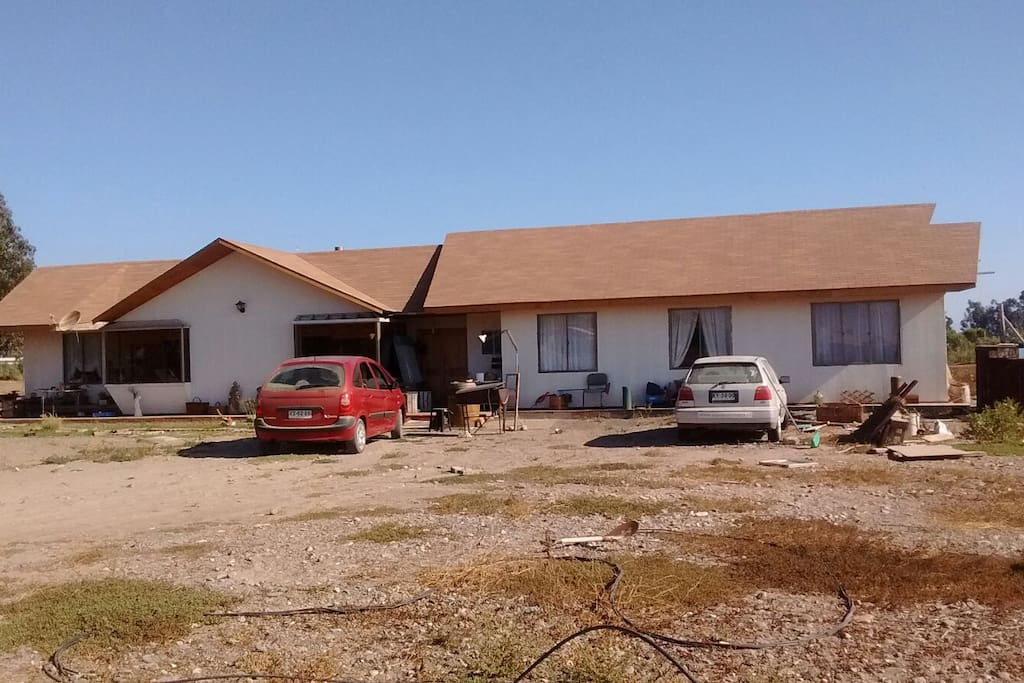 Casa grande y en entorno agradable y tranquilo