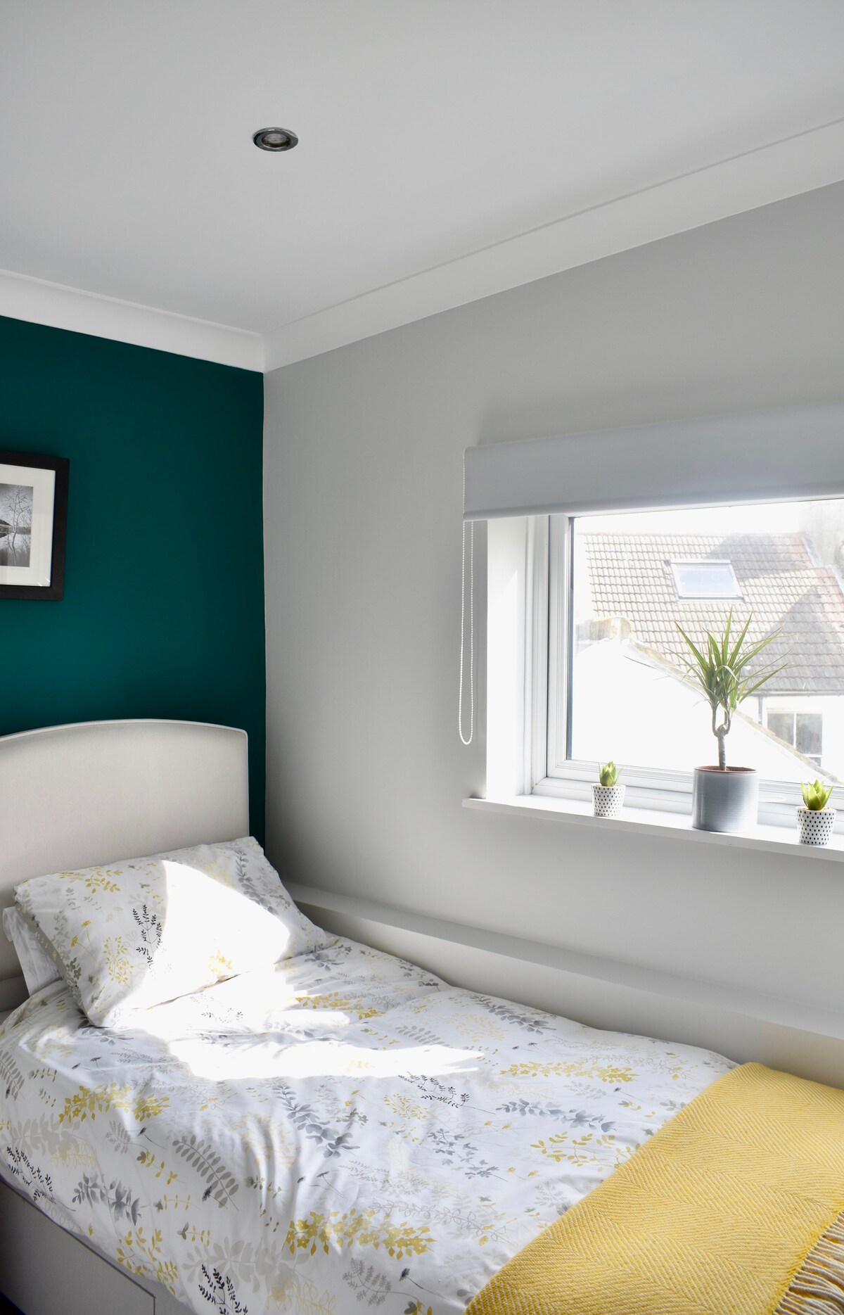 Მეორე საძინებელი ერთადგილიანი საწოლით 