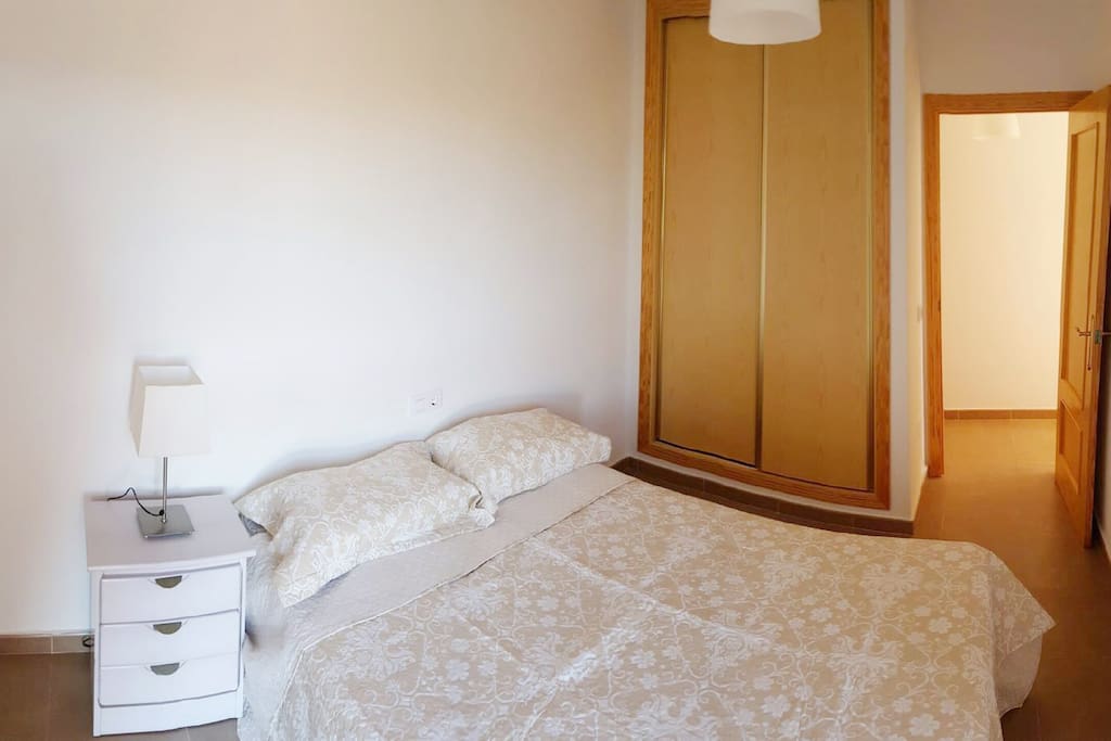 Habitación doble con cama matrimonial