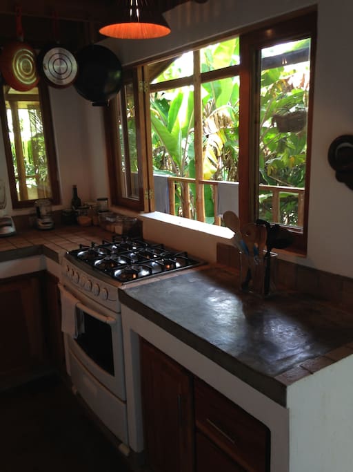 fully equipped kitchen