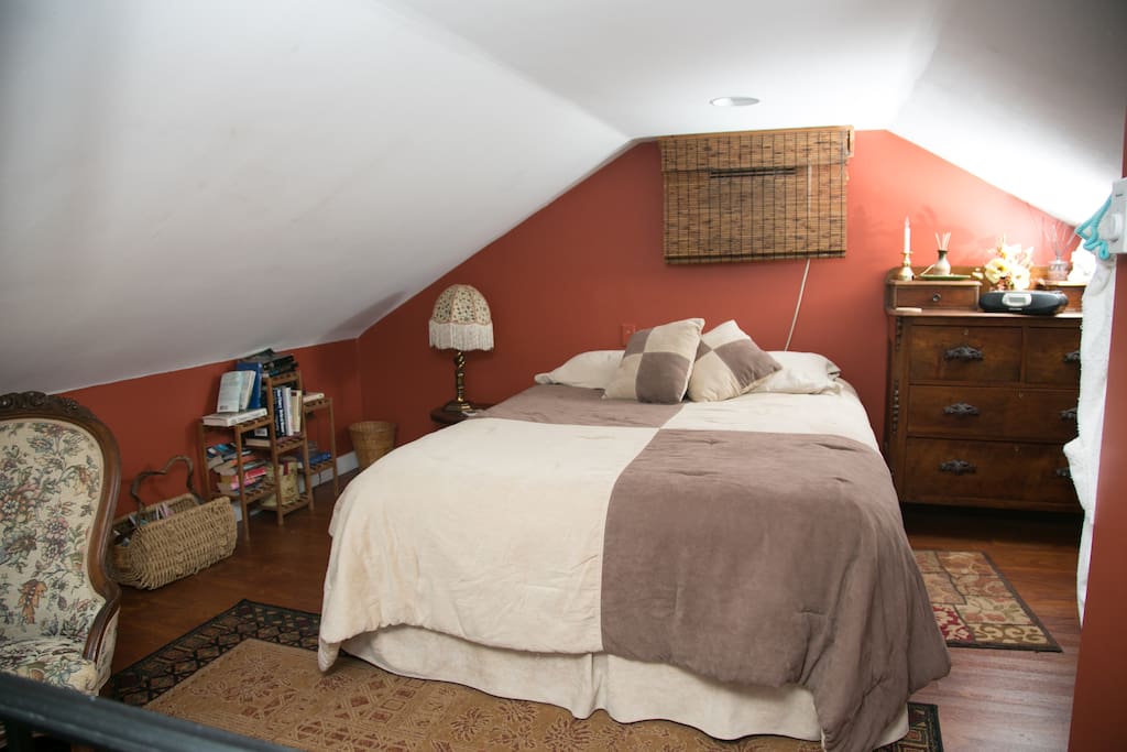 Loft bedroom with Queen Bed