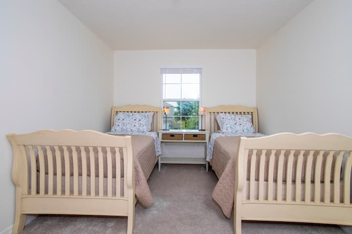 Deti si spálňu s 2 pohodlnými jednolôžkami zamilujú.