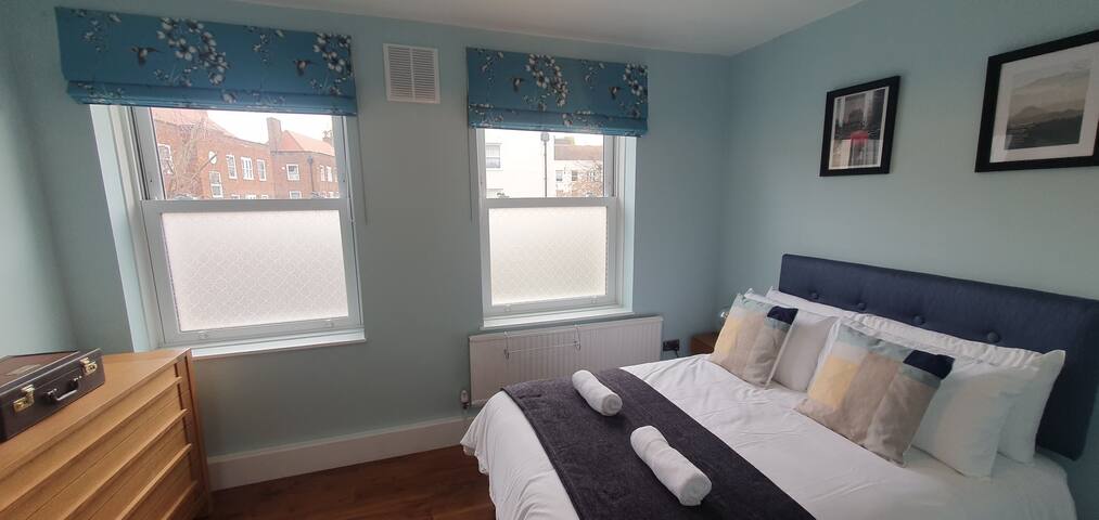 Charming Shoreditch flat gallery image 2