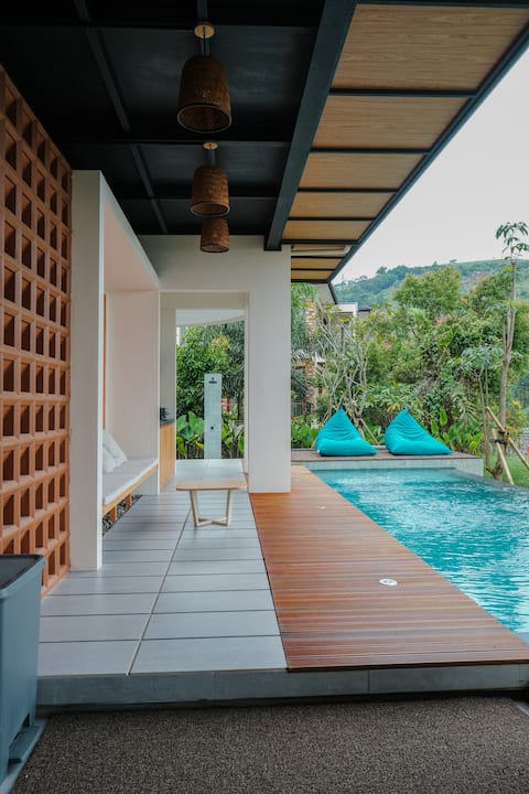 IrisGardenVilla 6BR - WarmPool, Jacuzzi, CityView