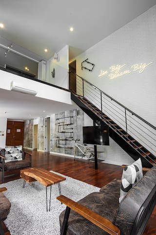 Benviar – Three Bedroom Duplex (275 sqm) @Chitlom gallery image 2