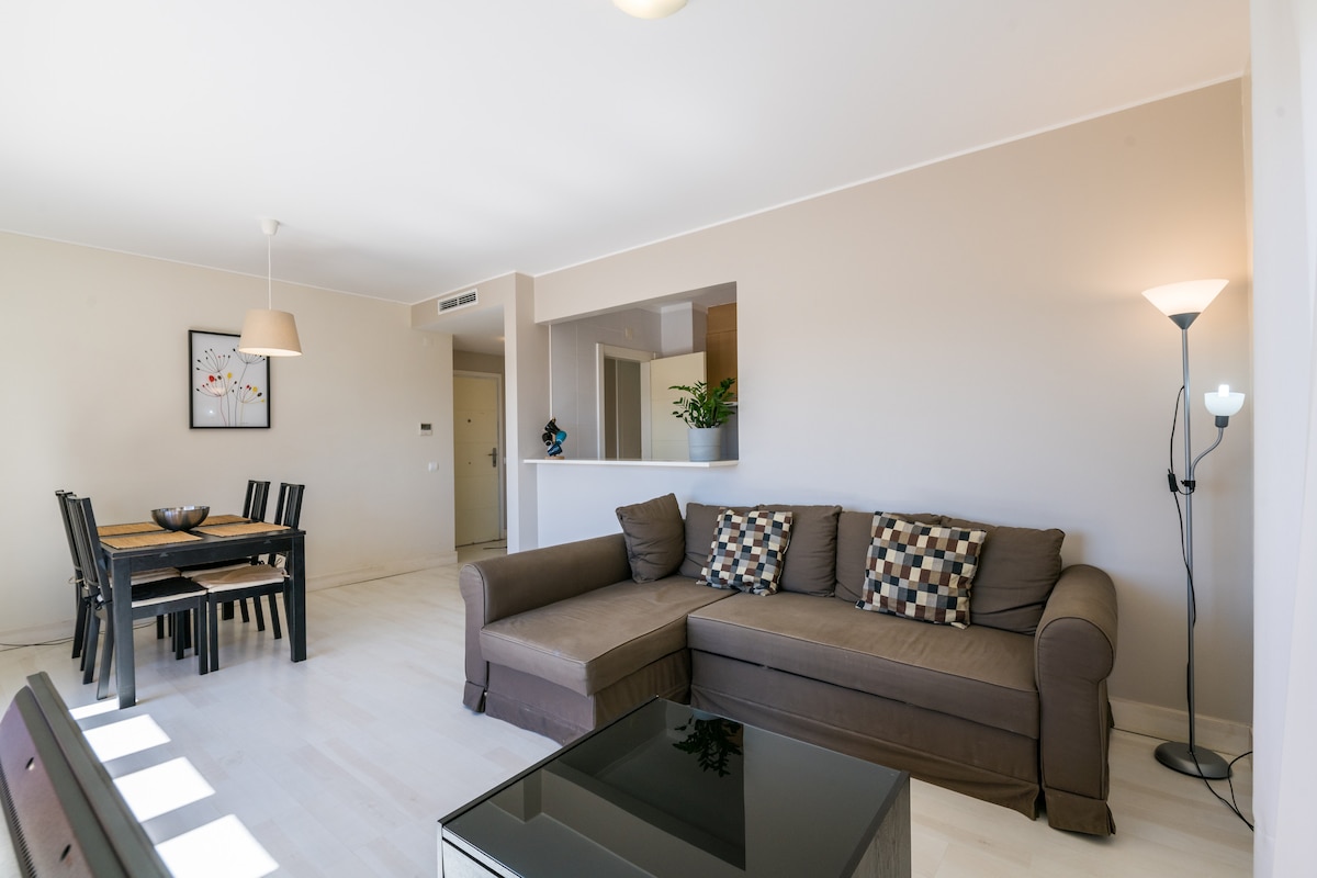 Obývačka s  výhľadom na oceán