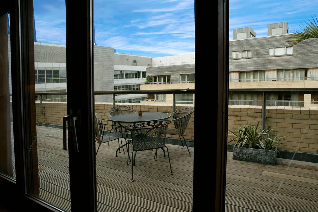 16 Metre (52 feet) Balcony
