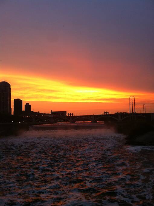 Downtown Minneapolis just a short 9 mins