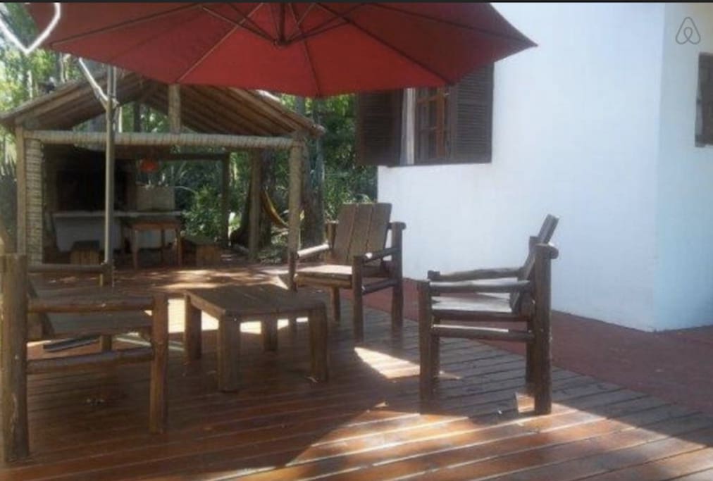 Parrillero y estar exterior