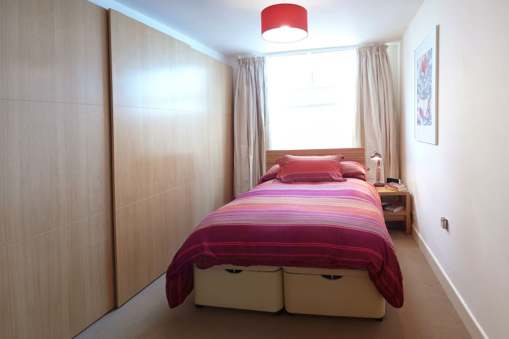 Bedroom with king size bed