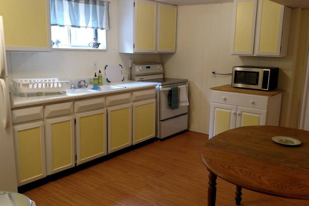 Full kitchen