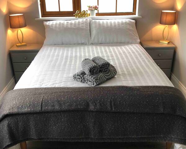 Toms Cottage In The Lake County